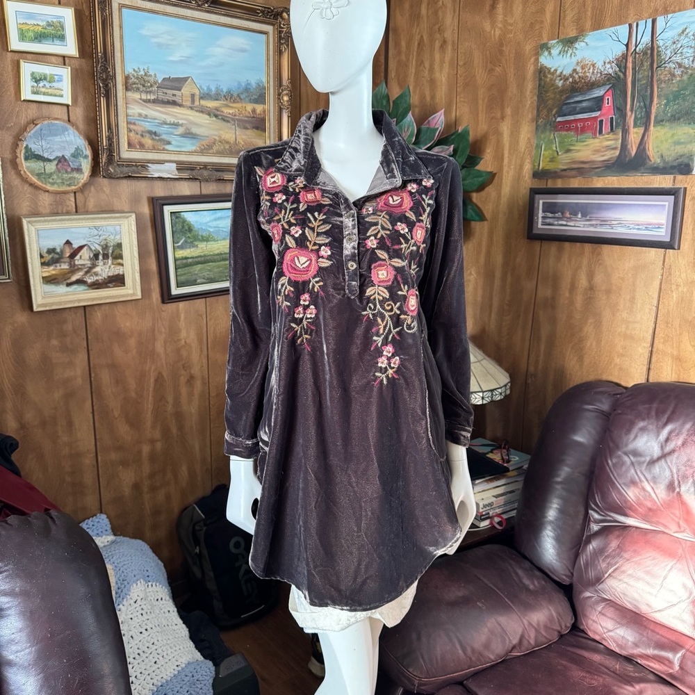 Kyla Seo Embroidered Floral Velvet Tunic Top